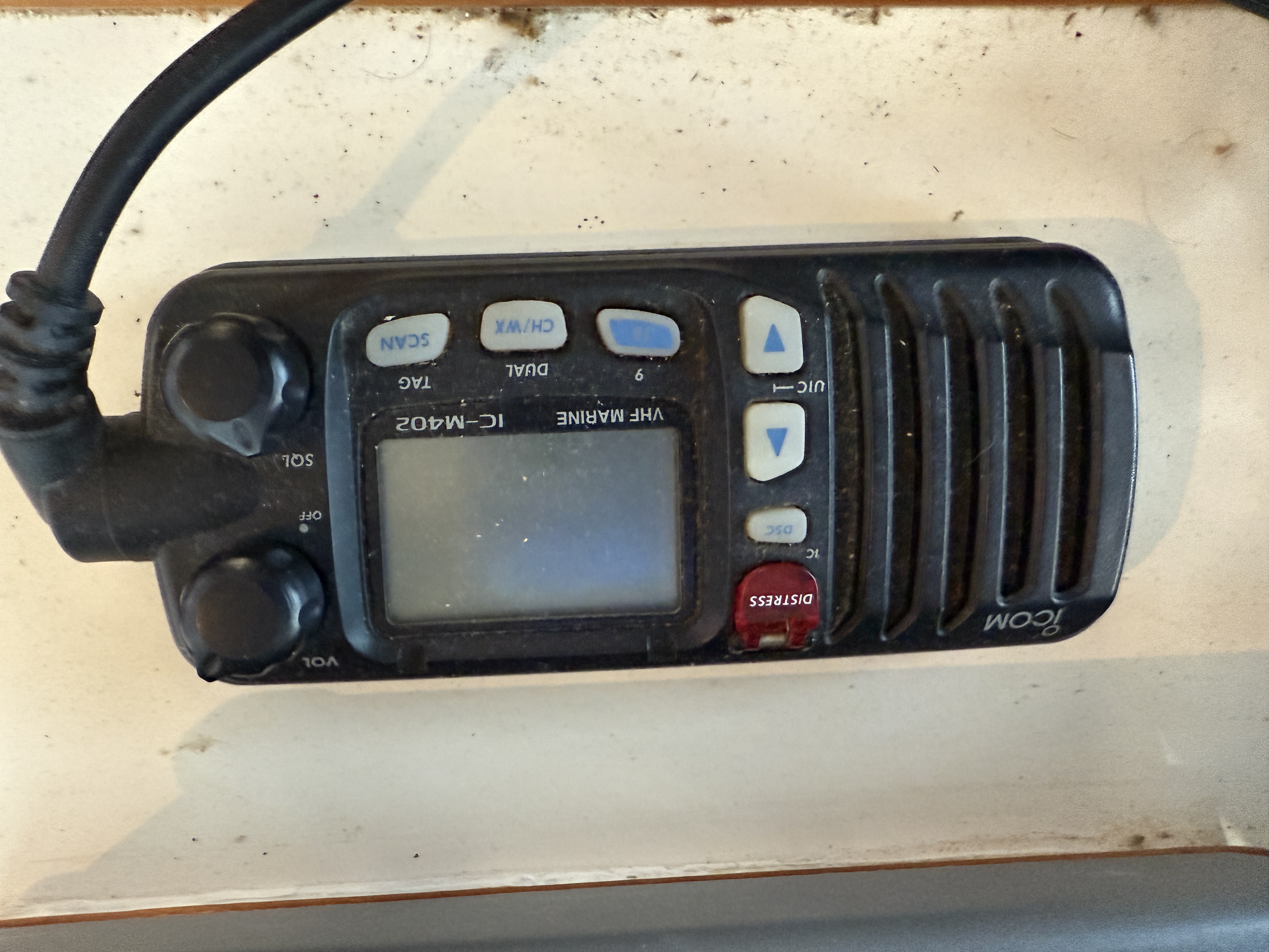 ICOM IC-M402 VHF marine radio